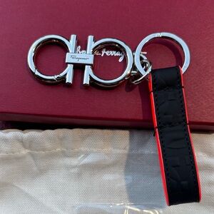Salvatore Ferragamo Key Chain Nero Calf Gancini 660937 Authentic NWB
